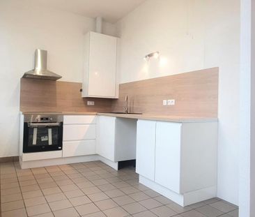 Location Appartement 80m² RIORGES 42153 - Photo 4