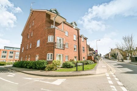 2 bedroom flat to rent - Photo 2