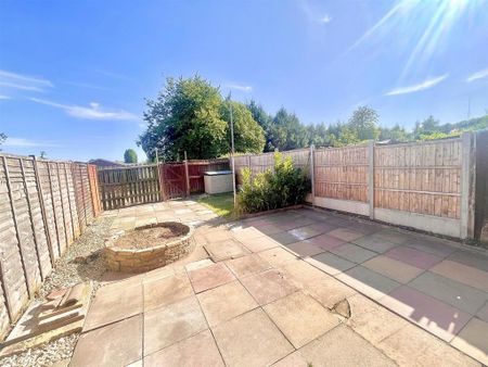 3 bedroom detached house to rent - Photo 4