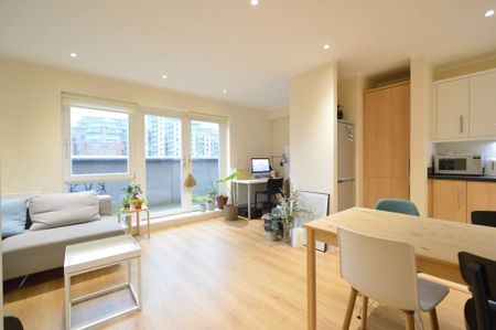 2 Bed Flat, Cubitt Apartments, SW11 - Photo 2