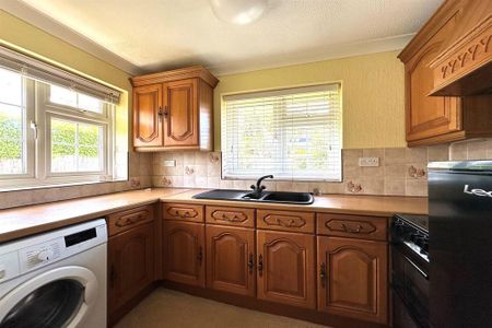 2 bedroom flat to rent - Photo 4