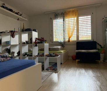 Schöne 4,5Zi Garten-Wohnung mit Sitzplatz - Photo 2