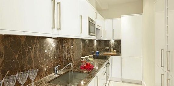 Two Bedroom Nottingham Place Marylebone W1 - Photo 2