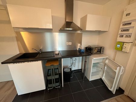 Location Appartement 1 pièce 22m² - Photo 2