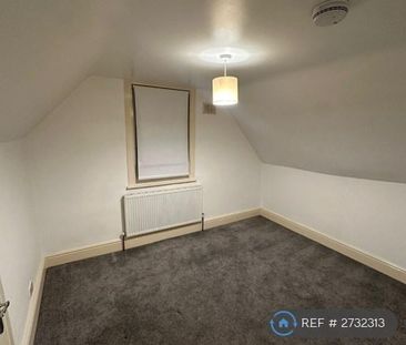 4 bedroom end of terrace house to rent - Photo 3