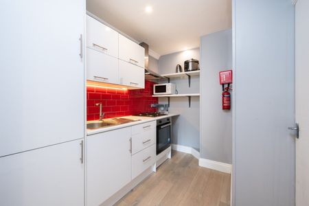 2 Bed Flat, Batten St, SW11 - Photo 5