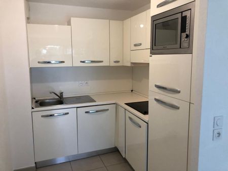 Location Appartement 2 pièces 42m² ST LAURENT DU VAR 06700 - Photo 2