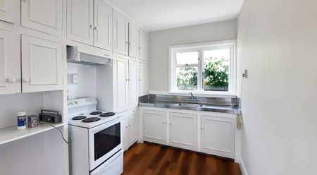 Three Bedrooms On Barrington Street - Photo 4