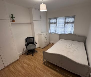 Room in a Shared Flat, Berne Road, CR7 - Photo 4