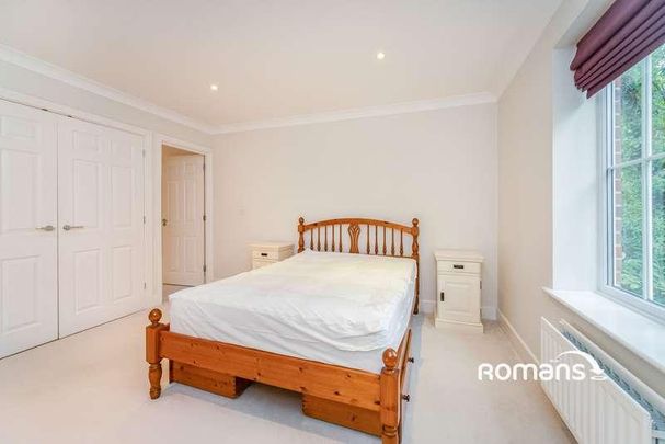 Fairways House, London Road, Ascot, SL5 - Photo 1