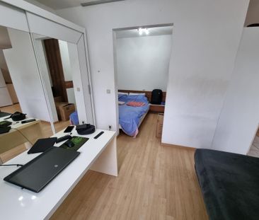Trier: Geräumiges Appartement mit 36 m² Wohnfläche + Balkon - Photo 1