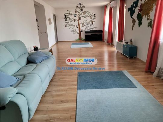 Casa, Str. Rachitei , 4 dormitoare si 1 living, 700 euro - Photo 1