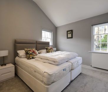 Henrietta Park Mews, Bath - Photo 3