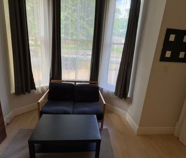 1 Bed - Flat 8, 55 Headingley Lane, Headingley, Leeds - LS6 1AA - Student - Photo 1