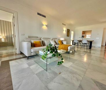 Luxury Apartment for rent in Benahavís, Andalusia - Photo 1