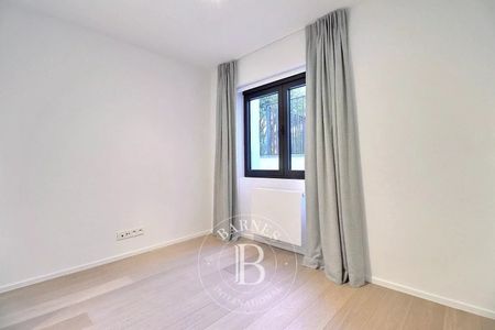 In the heart of Brussels - Renovated duplex 2bed + terrace + parking (optional) - Photo 4