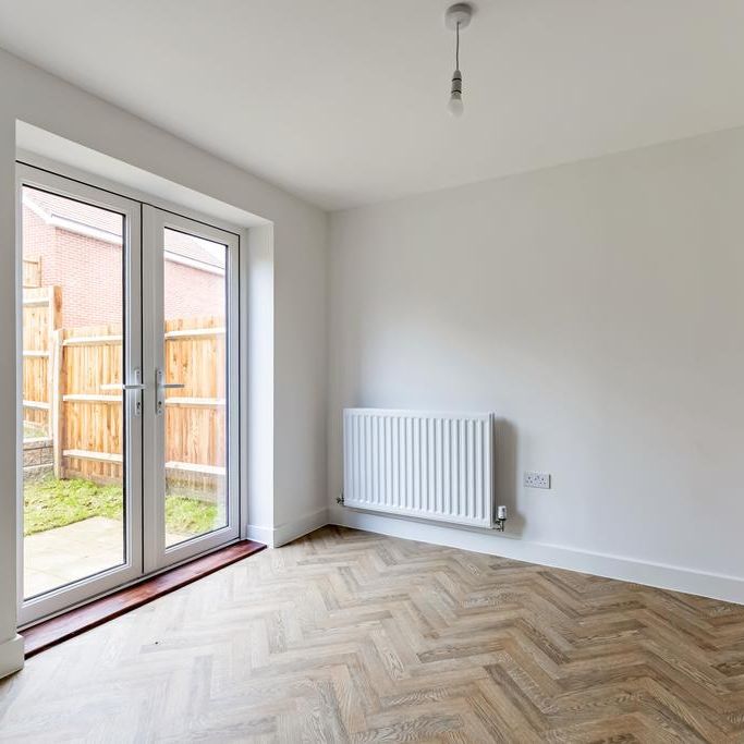 3 bedroom semi-detached house to rent - Photo 1