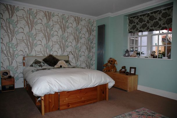 2 Bed Flat, Brunswick Terrace, BN3 - Photo 1