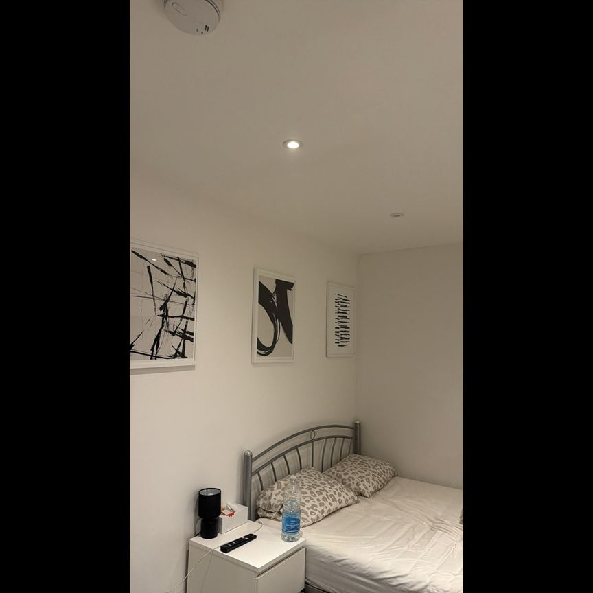 Room in a Shared House, Filton Lane, BS34 - Photo 1