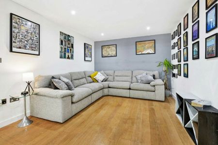 York Road, Battersea, SW11 - Photo 3