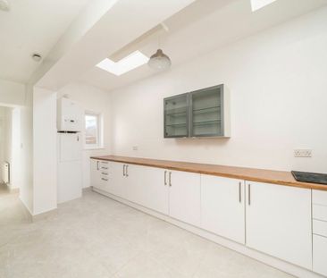 Lyndhurst Way, SE15, London - Photo 1