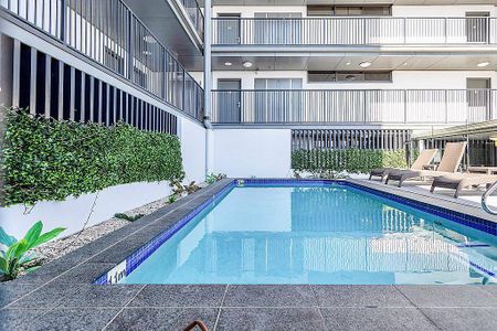 FULLY FURNISHED 2 BEDROOM UNIT - Photo 5
