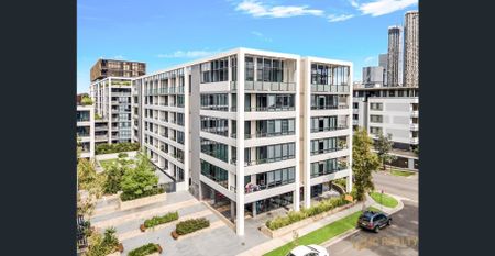 Stunning 2-Bedroom plus Study Apartment in Parramatta - Photo 5