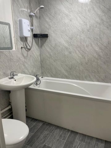 1 Bed Flat, Kent Street North, B18 - Photo 3