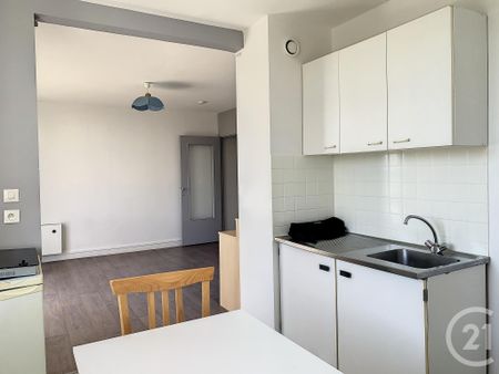 Location Appartement 1 pièce 35m² TROYES 10000 - Photo 3