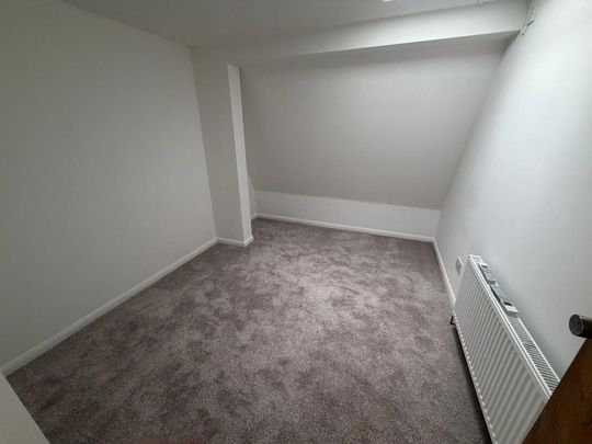 3 bedroom flat to rent - Photo 1