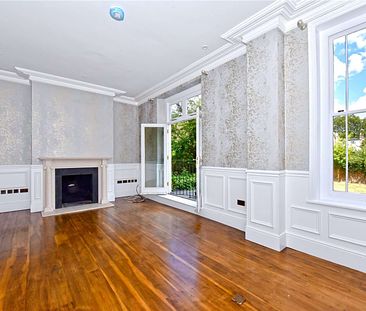Elegant Grade II Listed residence set over five floors with larger than usual garden in the heart of Windsor. - Photo 3