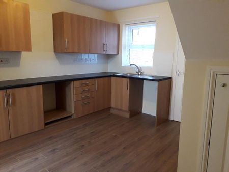 2 bedroom townhouse to rent - Photo 4