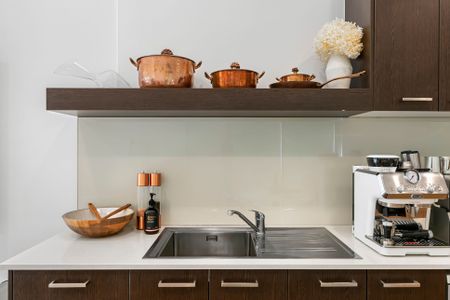 Fully equipped executive/student apartment - Photo 5