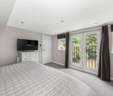 Harestone Valley Road, Caterham, CR3 - Photo 6