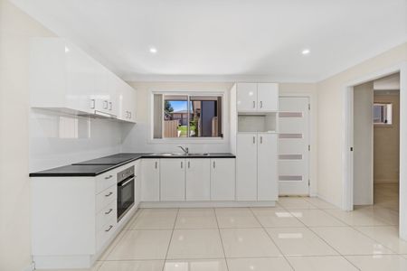 Two-bedroom Granny flat with Air conditioning - Photo 4