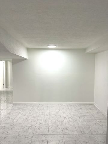 For Lease - 71 Links Road, Vaughan, Ontario - Photo 2