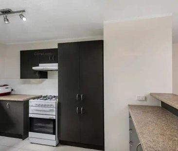 “Spacious Unit in Leafy Location” - Photo 4