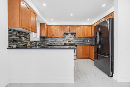 For Lease - 165 Fieldstone Drive Unit# 27, Vaughan, Ontario - Photo 4