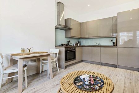 Campden Hill Gardens, Notting Hill, W8 - Photo 2
