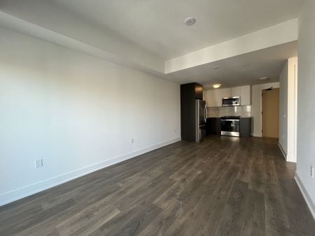 For Lease - 202 Burnhamthorpe Road Unit# 808, Mississauga, Ontario - Photo 3