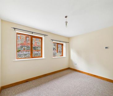 3 bedroom detached house to rent - Photo 3
