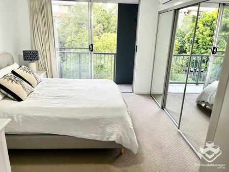 Spacious 3-Bedroom Apartment - River Lifestyle in the Heart of Teneriffe - Photo 3