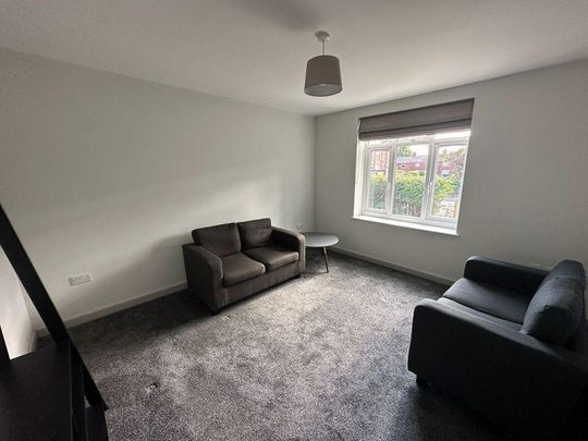 2 bedroom end of terrace house to rent - Photo 1