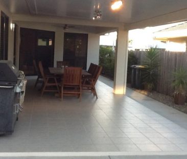 Spacious Family Home in Kirwan - Photo 6