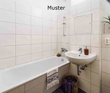 Frisch renovierte 2-Zimmer-Wohnung mit Balkon im 2. OG - Foto 1