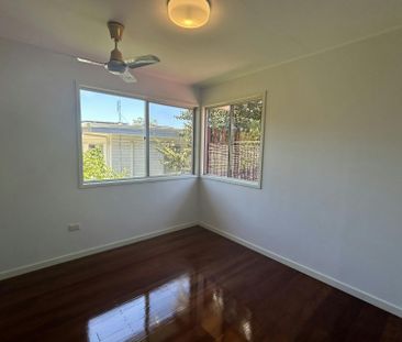 THIS NEAT AND TIDY HOME OFFERS 3 SPACIOUS BEDROOMS WITH OUTDOOR ENT... - Photo 6