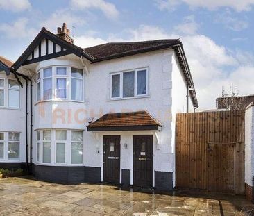 Goodwyn Avenue, Mill Hill, NW7 - Photo 3