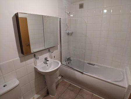 2 bedroom flat to rent - Photo 5