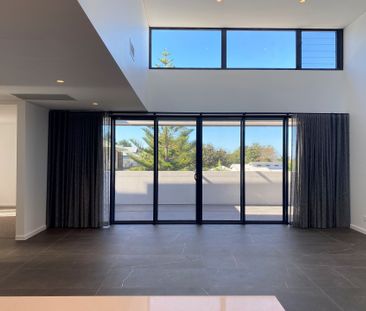 Luxury Apartment Living - Photo 2