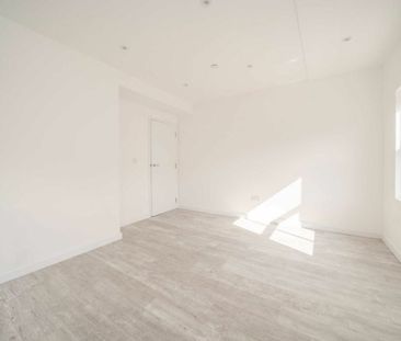 Glass Place, KT6, London - Photo 4